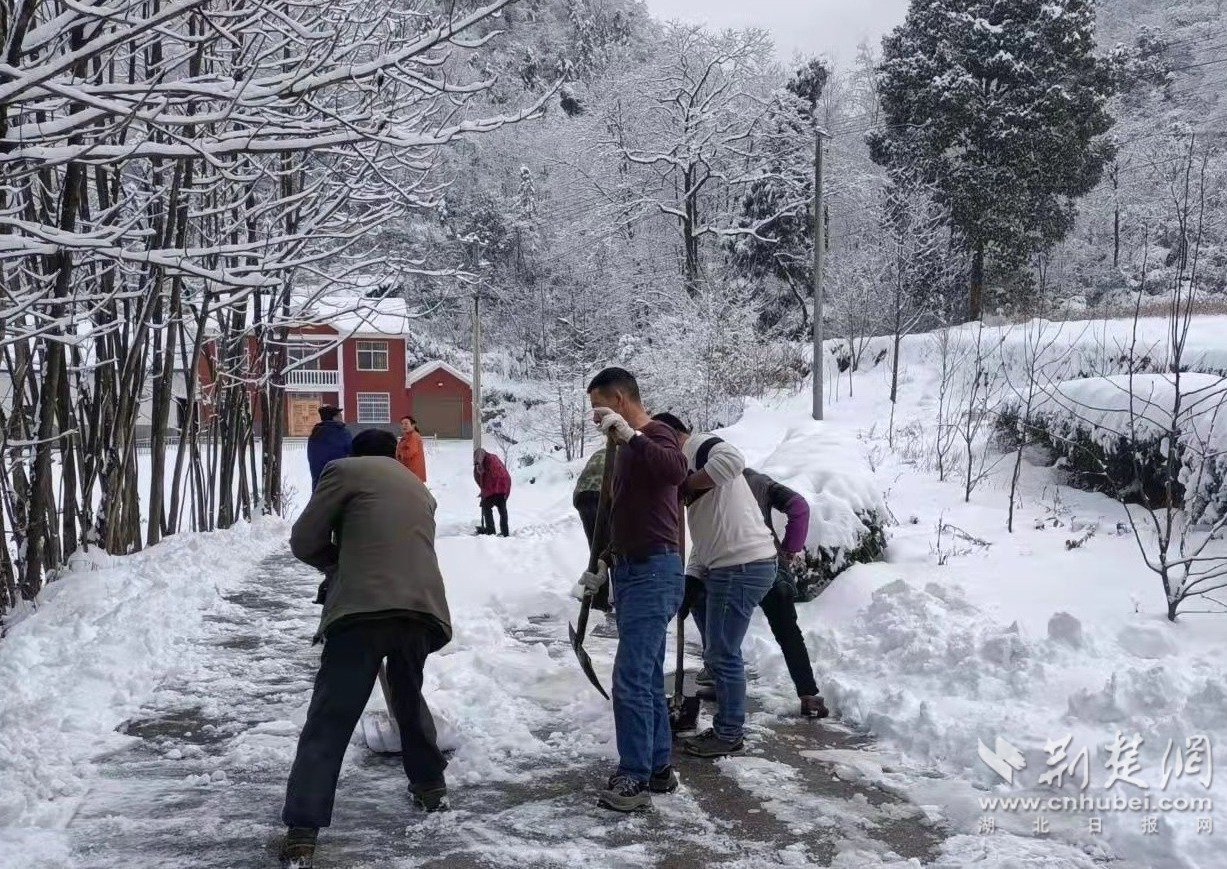 硬核“除雪团”，山路“变通途”1.jpg.jpg