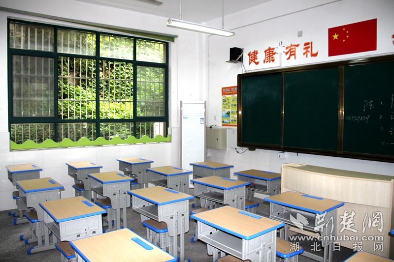 宝塔河小学安装空调实景.JPG.JPG