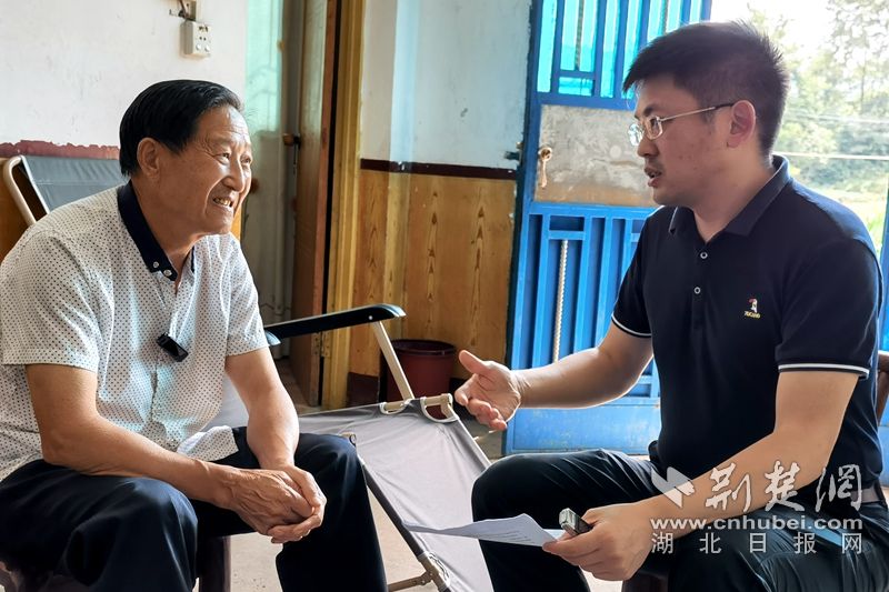黄河老师采访曾广棣老人.jpg.jpg