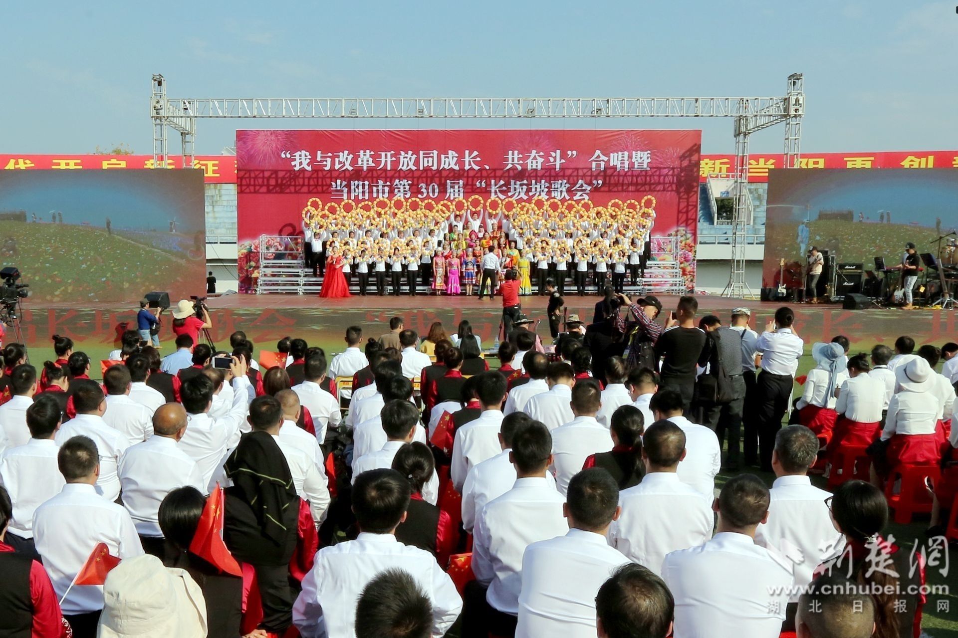 第三十届长版歌会  牛运洪 摄.jpg.jpg