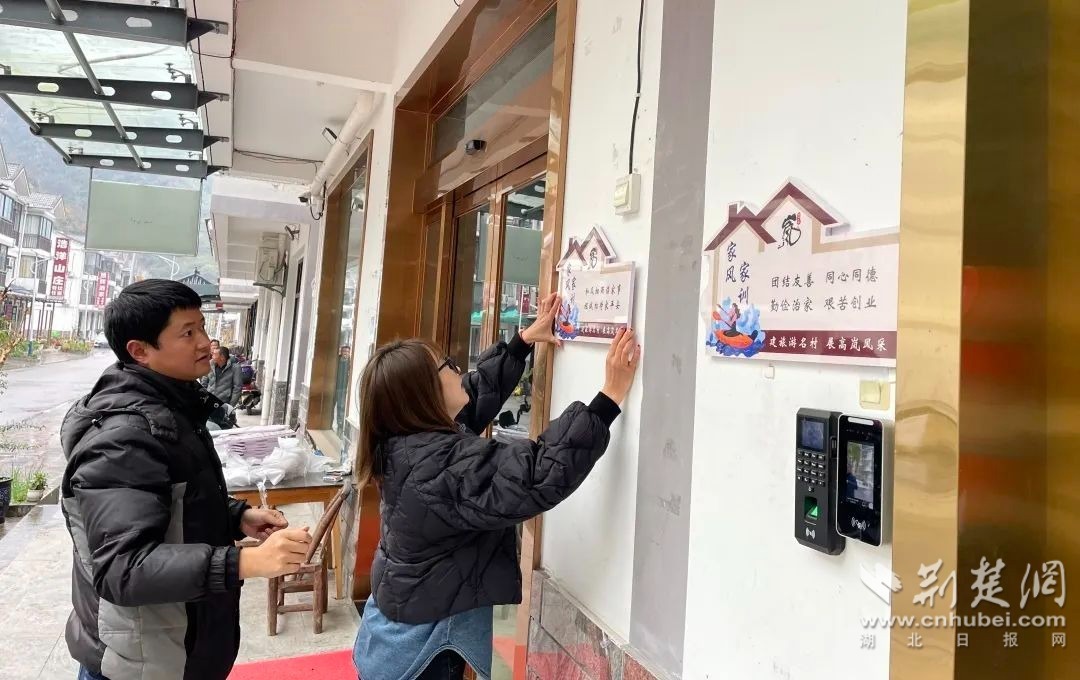 318386bd723dbc4377cbf734f7030008~tplv-tt-origin-web_gif (1).jpg