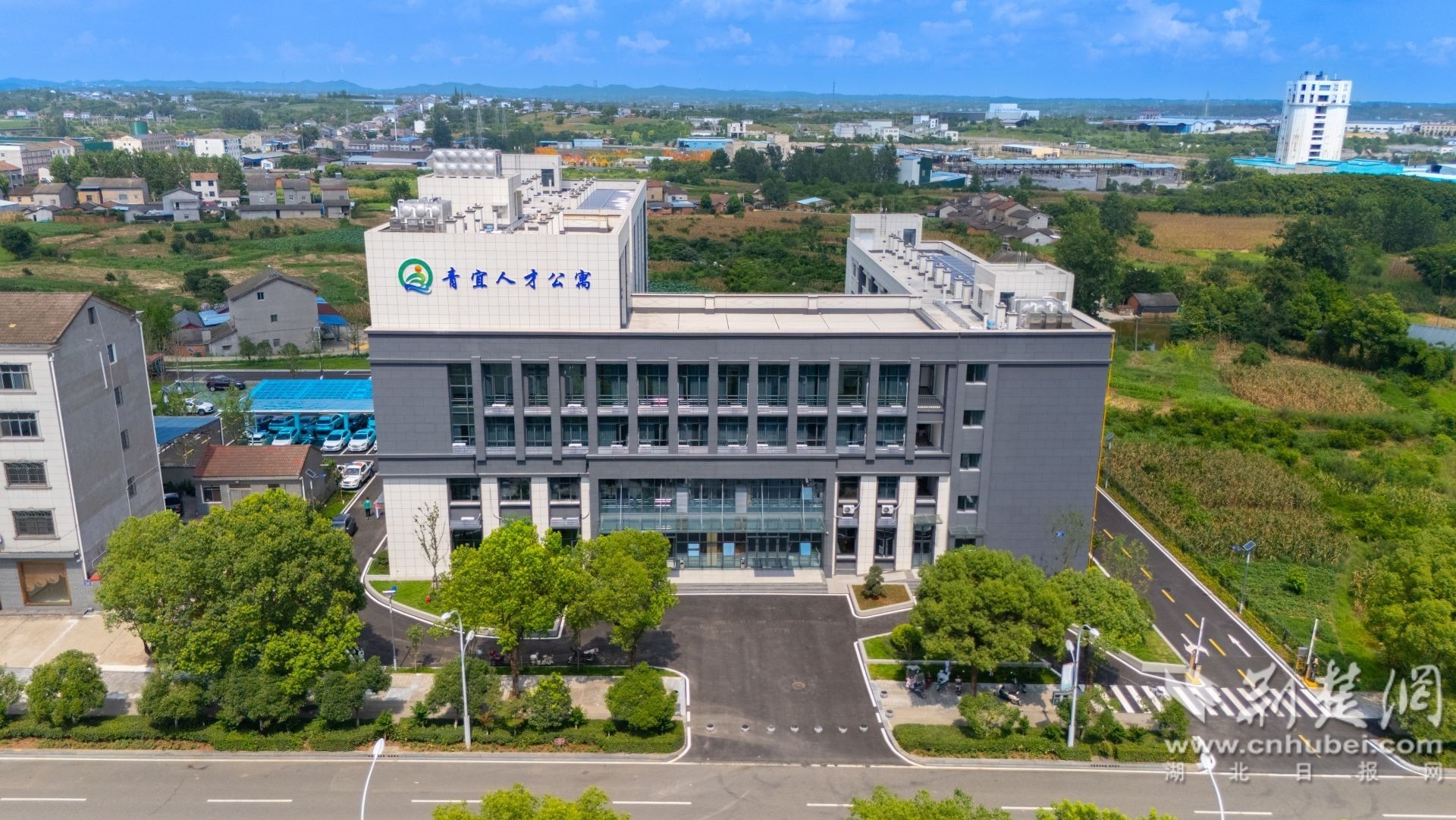 创建一个巢来吸引凤凰！城市有才华横溢的公寓