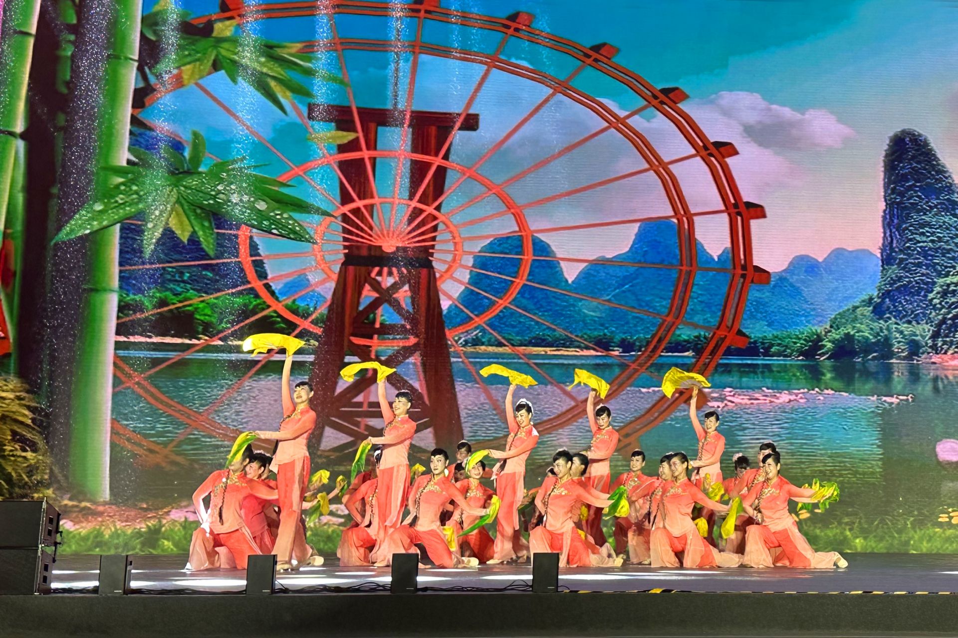 宜昌一岭：省一等奖作品《兄弟和孩子没时间》亮相中部六省