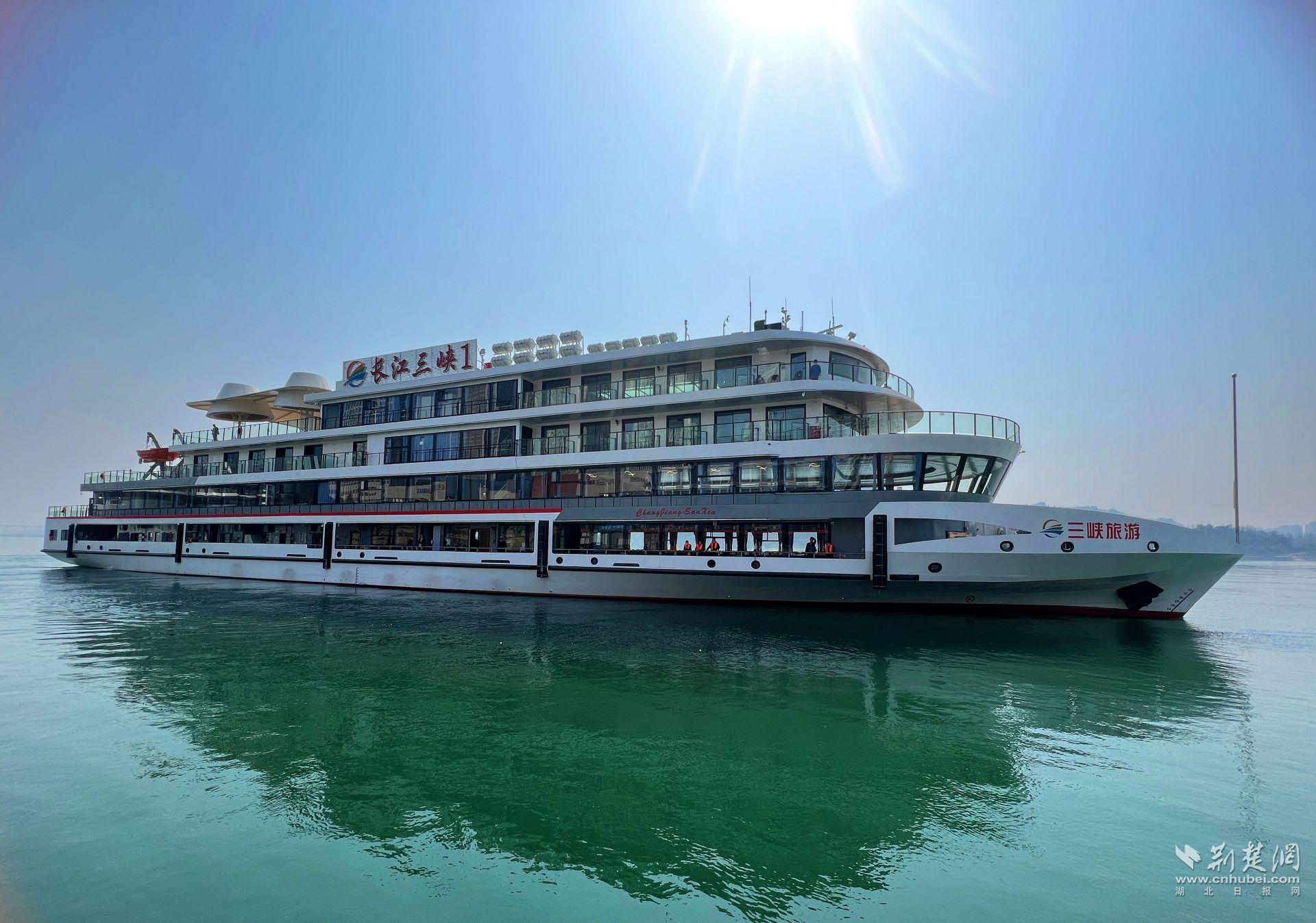 载电量最大纯电动客船——长江三峡1.jpg.jpg