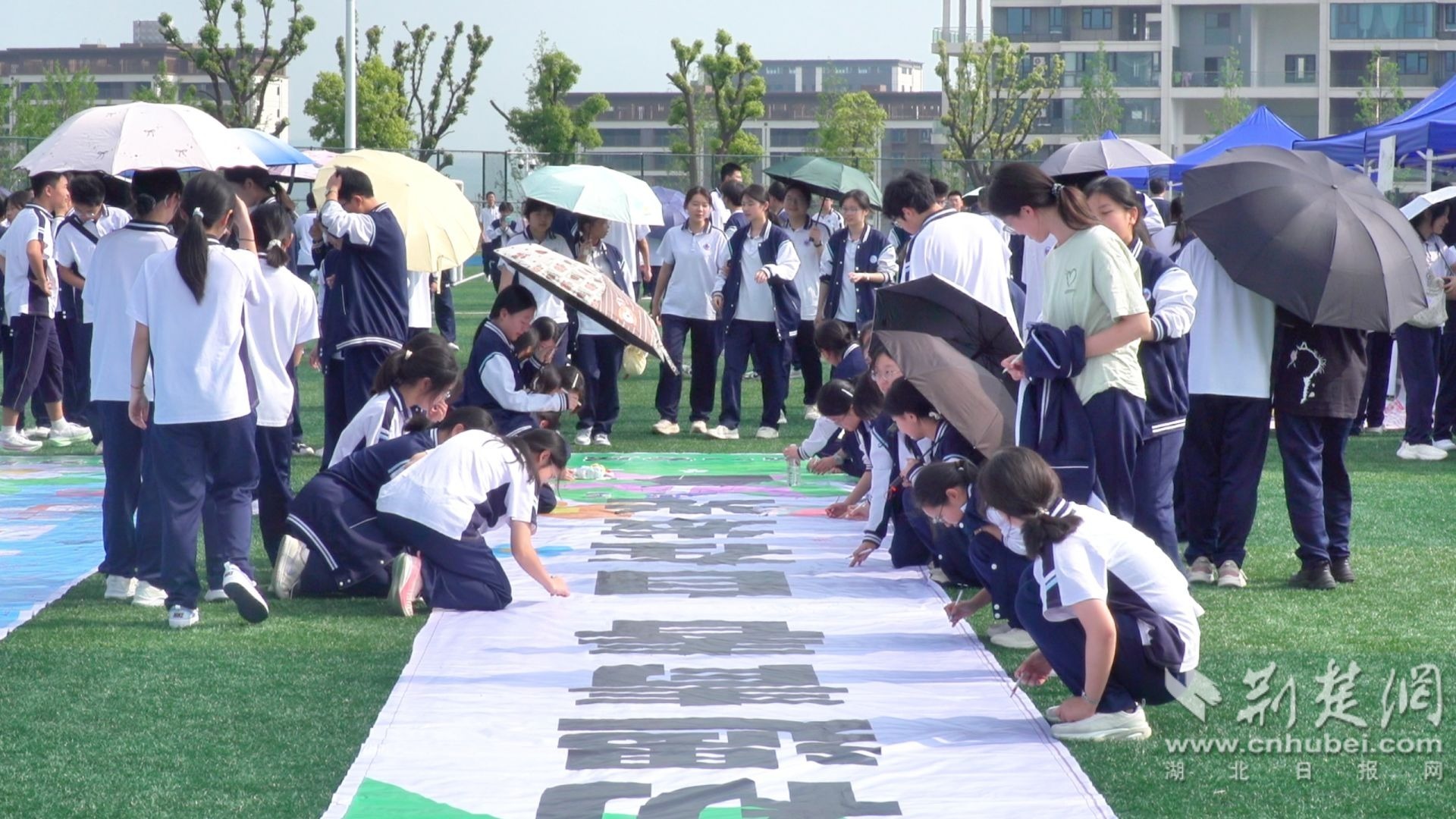 参与学生“手绘心愿”.jpg.jpg