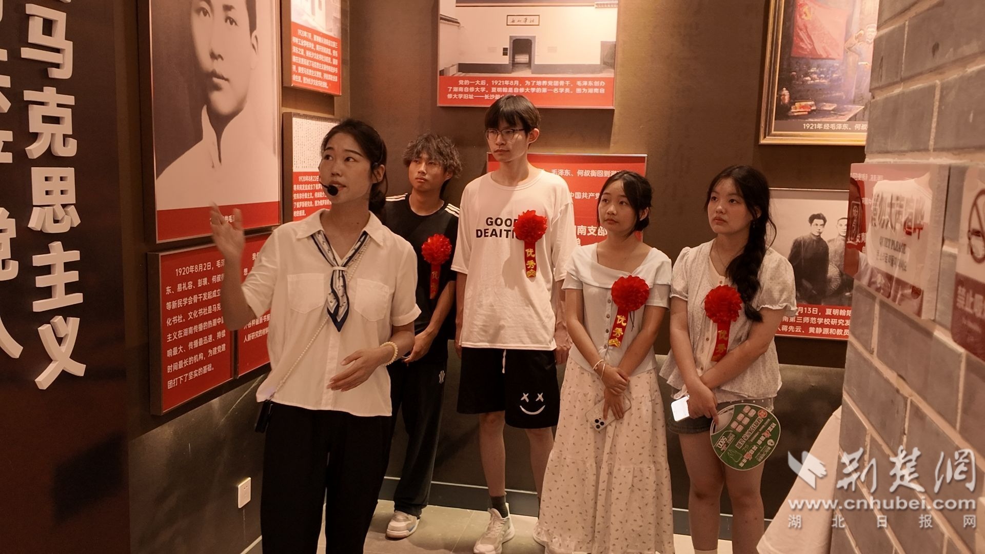 2026年8月19日，湖北省宜昌市秭归县归州镇集体升学礼，准大学生集体参观夏明翰革命烈士纪念馆 (2).JPG.JPG