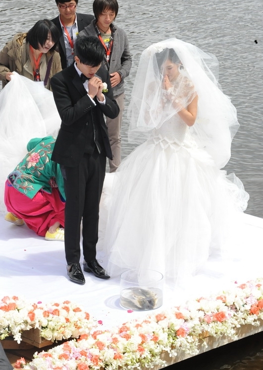 张杰谢娜香格里拉完婚