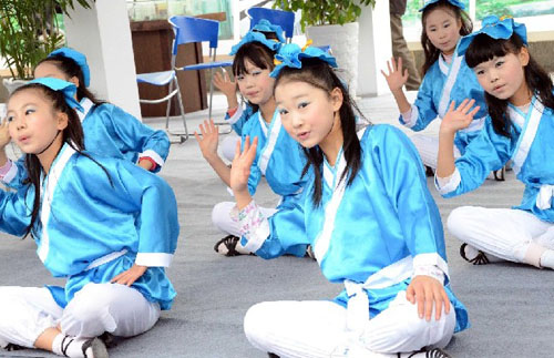 弟子规武术操进校园 - 时事要闻 - 荆楚网宜昌站