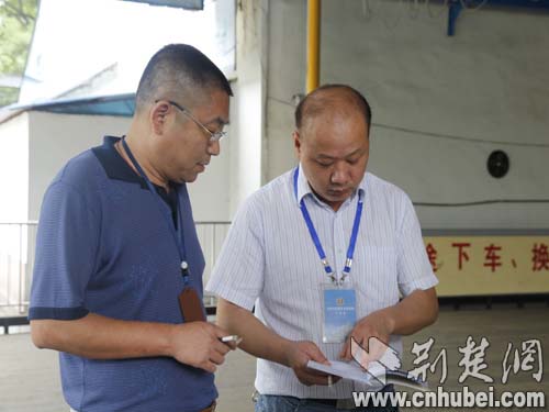 迎六一儿童公园游乐设施体检 运行良好一切