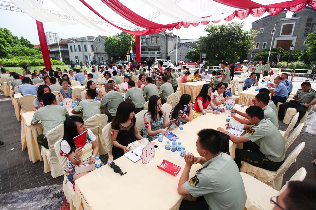 2014年7月26日,广东佛山,一场浪漫有趣的相亲大会在禅城区岭南天地