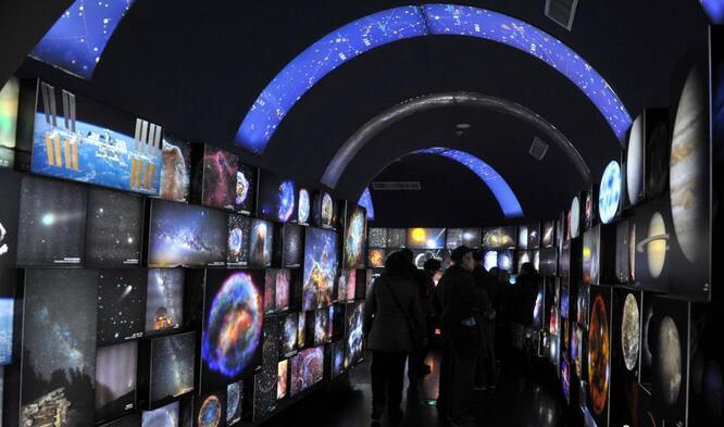 武汉科技馆新馆吸引民众 - 焦点图 - 荆楚网宜昌