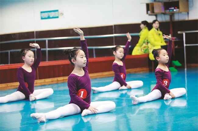 小舞者宜昌参加中国舞考级 - 焦点图 - 荆楚网宜