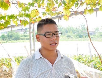 ������ý����ת�ġ���ɫ�����ϵ���־���ͣ����³�����·���¸���·��