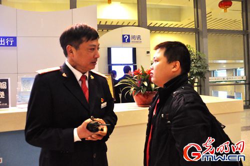 【网络媒体走转改】短视频报道|铁路人坚守:旅客所需我所及 【网络媒体走转改】短视频报道|铁路人坚守:旅客所需我所及