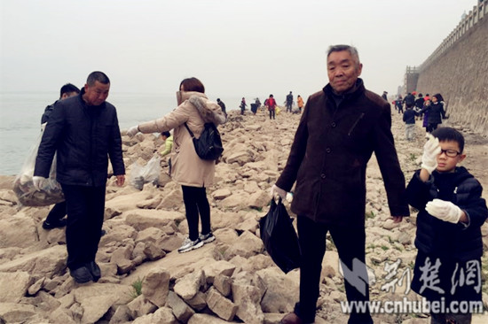 30384128.jpg 30384128.jpg