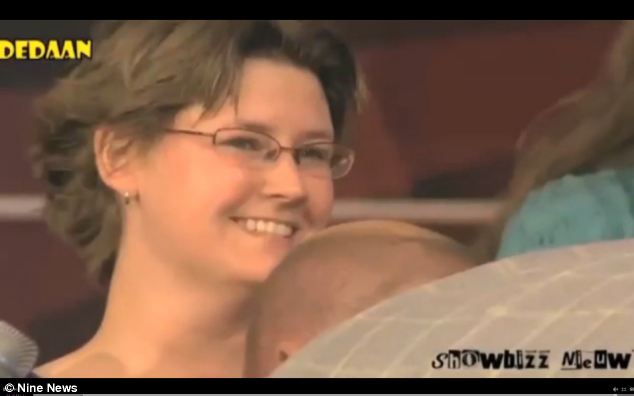 ��������Ů�α�ĸ�� �ƽ�ʱ�ν�Ŀ��Ů�ӽ��ߴ�Ӧ