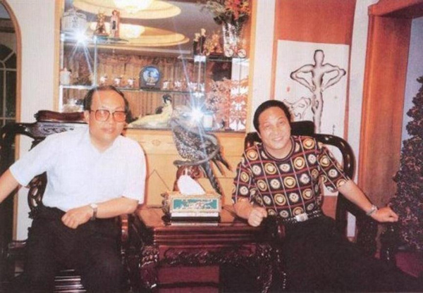 ���ַǷ�����ǹ֧������ ������ʦ����Ŀ����¶