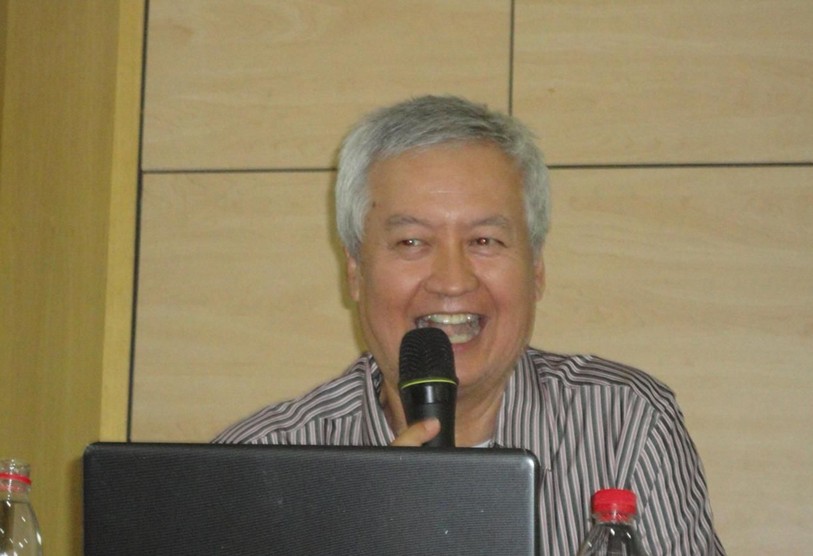 Ѧ�������90����Ů���� ��Ѧ������UT˹�￵������