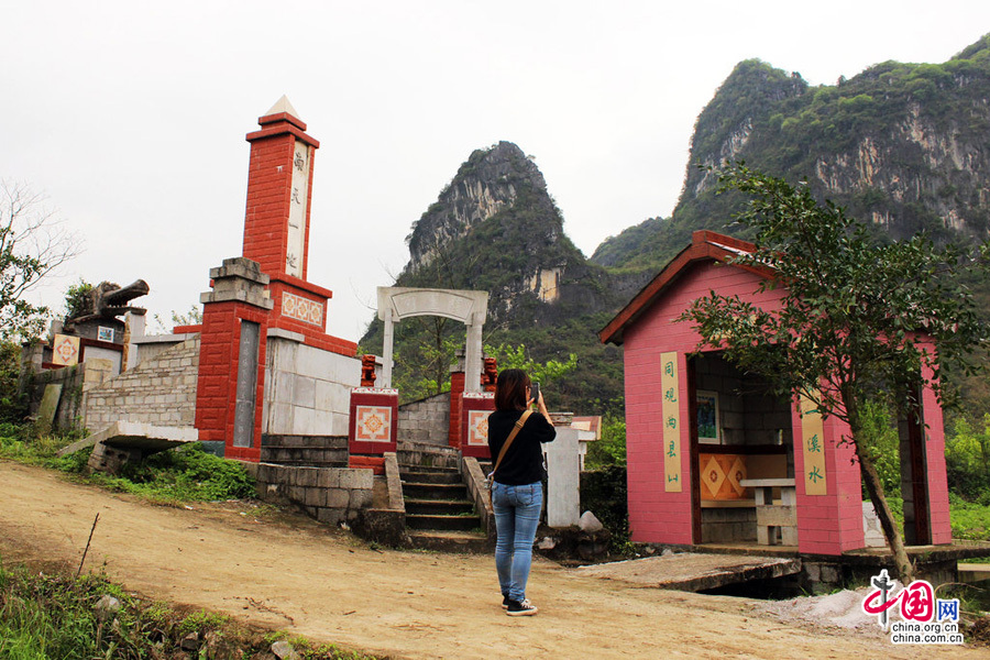 广西农民修建活人墓 耗时6年将其打造被称“土豪墓”(组图)