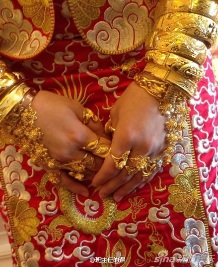 Ȫ�������ױ��Ϲ˫�� ���ֱ��Ǳ���