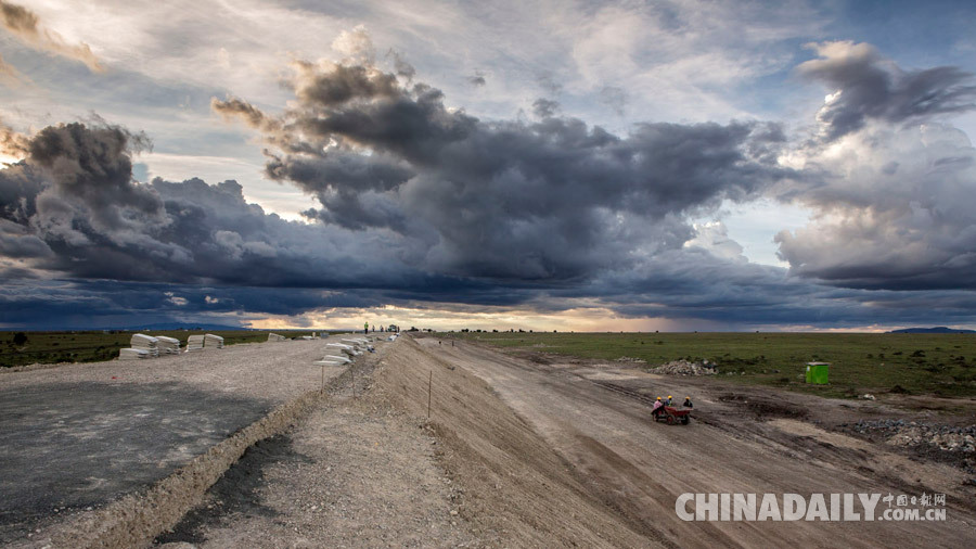 ������·Ϊ���޲����ڷɵĳ��