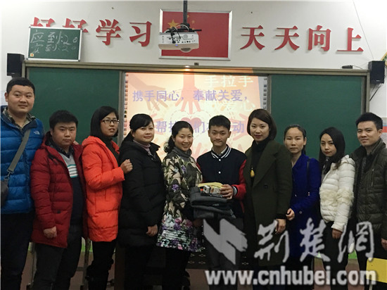 宜昌市农业局团委组织青年党员走进特殊学校 