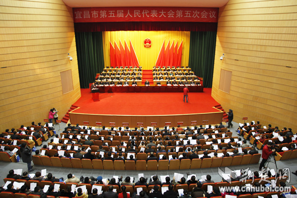 人大举行二次全会 政协五届三次会议闭幕